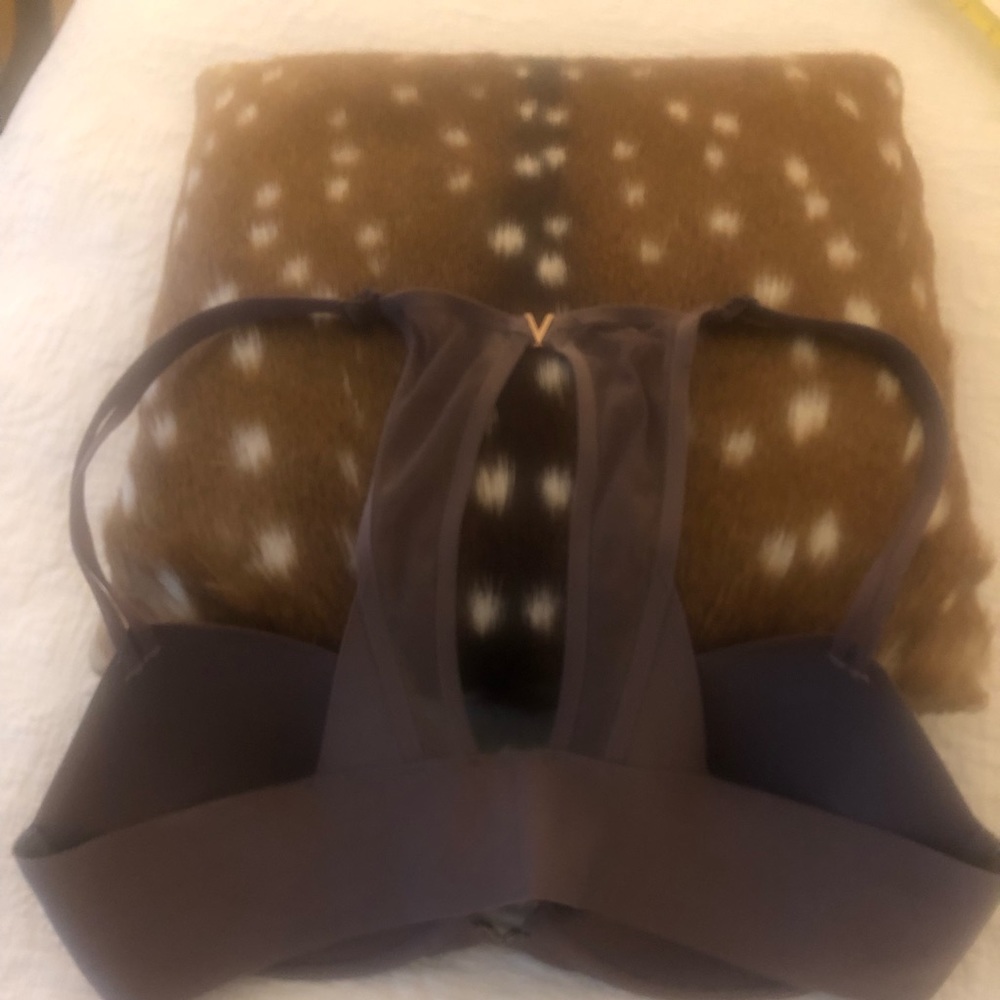 Victoria Secret Push-up Bra - Picture 3 of 8